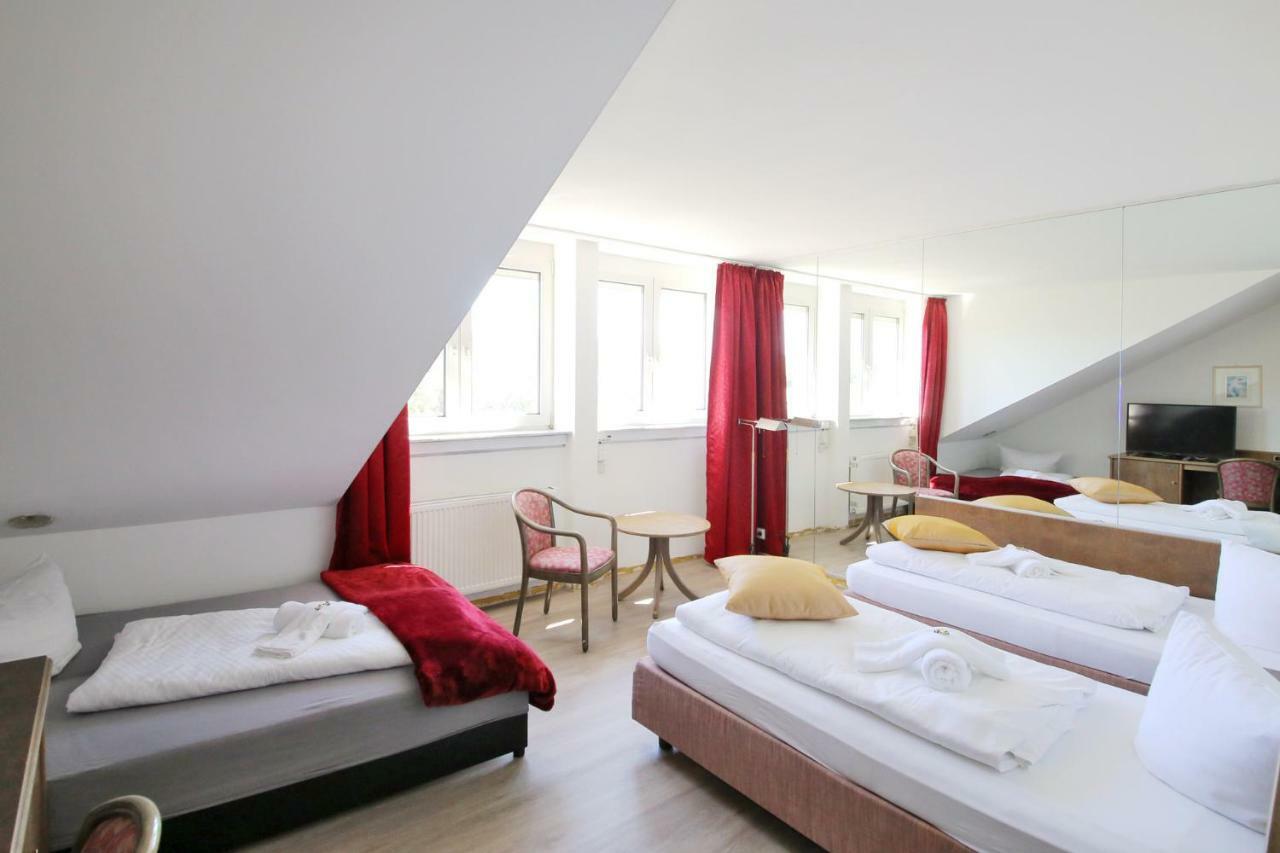 Hotel Kick Rauenberg  エクステリア 写真
